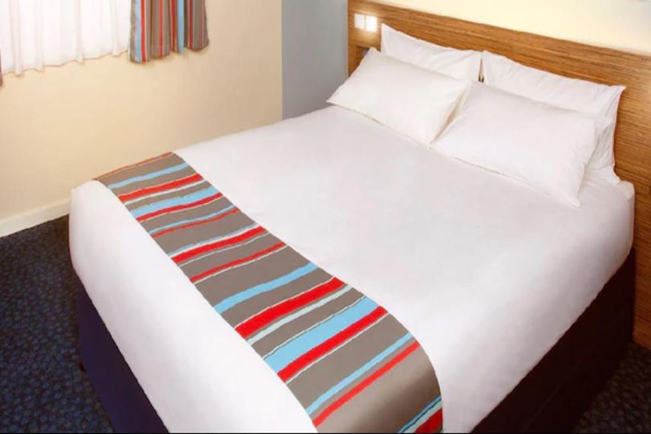 Travelodge Bracknell Eksteriør billede